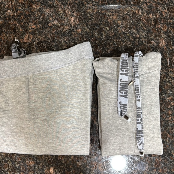 NWOT Women’s Large Gray Juicy Couture track suit. - Picture 8 of 8